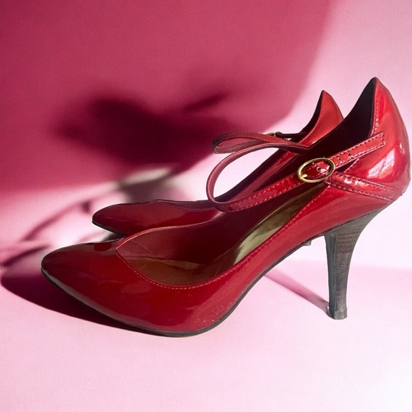 Carlos Santana’s Spicy Girlies 🌶️ - Picture 2 of 5